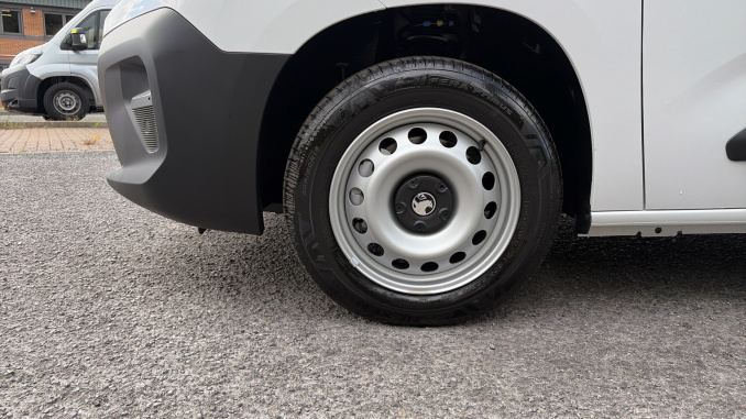 Vauxhall Combo Cargo Combo Diesel 1.5 Turbo D 100ps Prime Plus H1 Van - Image 31